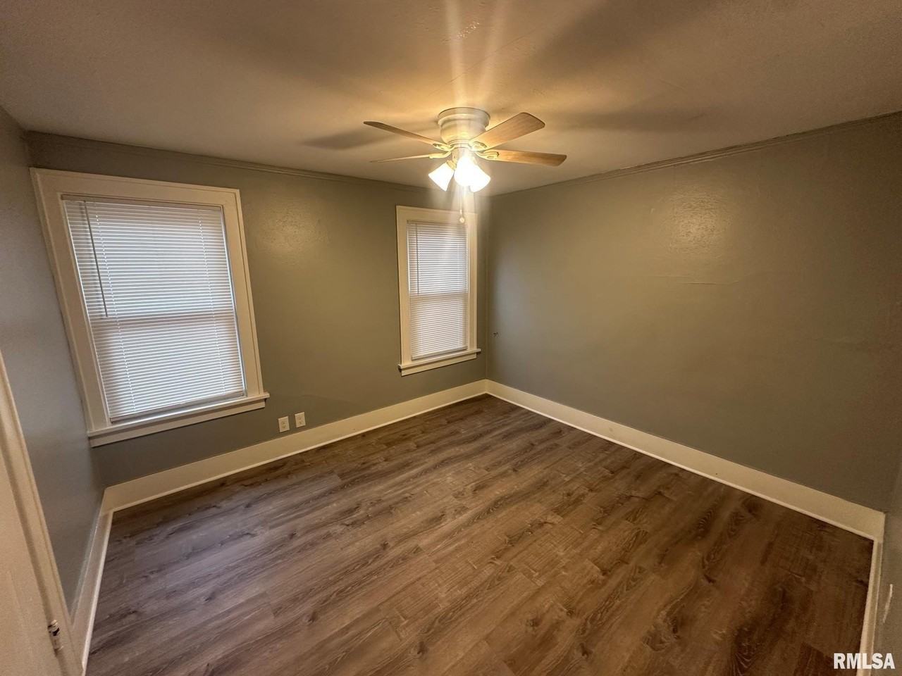 1220 N Frink St - Photo 4 of 6