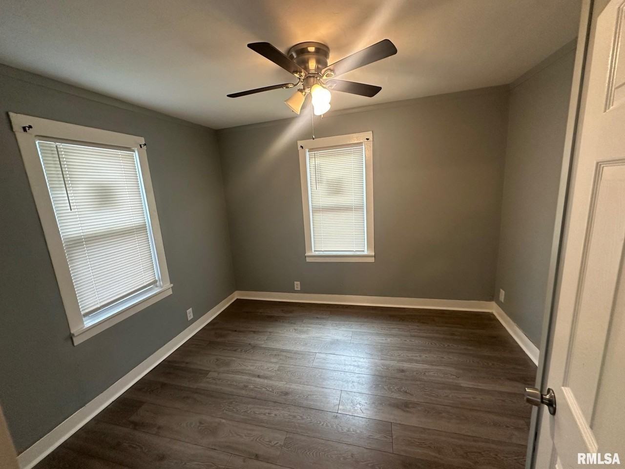 1013 Mechanic St - Photo 3 of 9