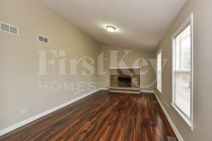 1410 Wood Duck Ln - Photo 2 of 15