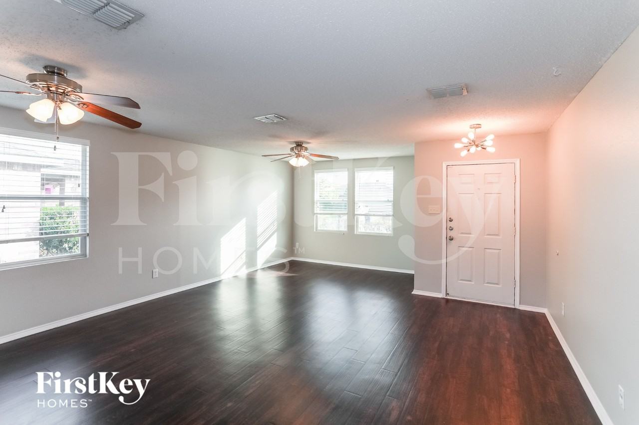 1405 Dandelion Trl - Photo 2 of 15