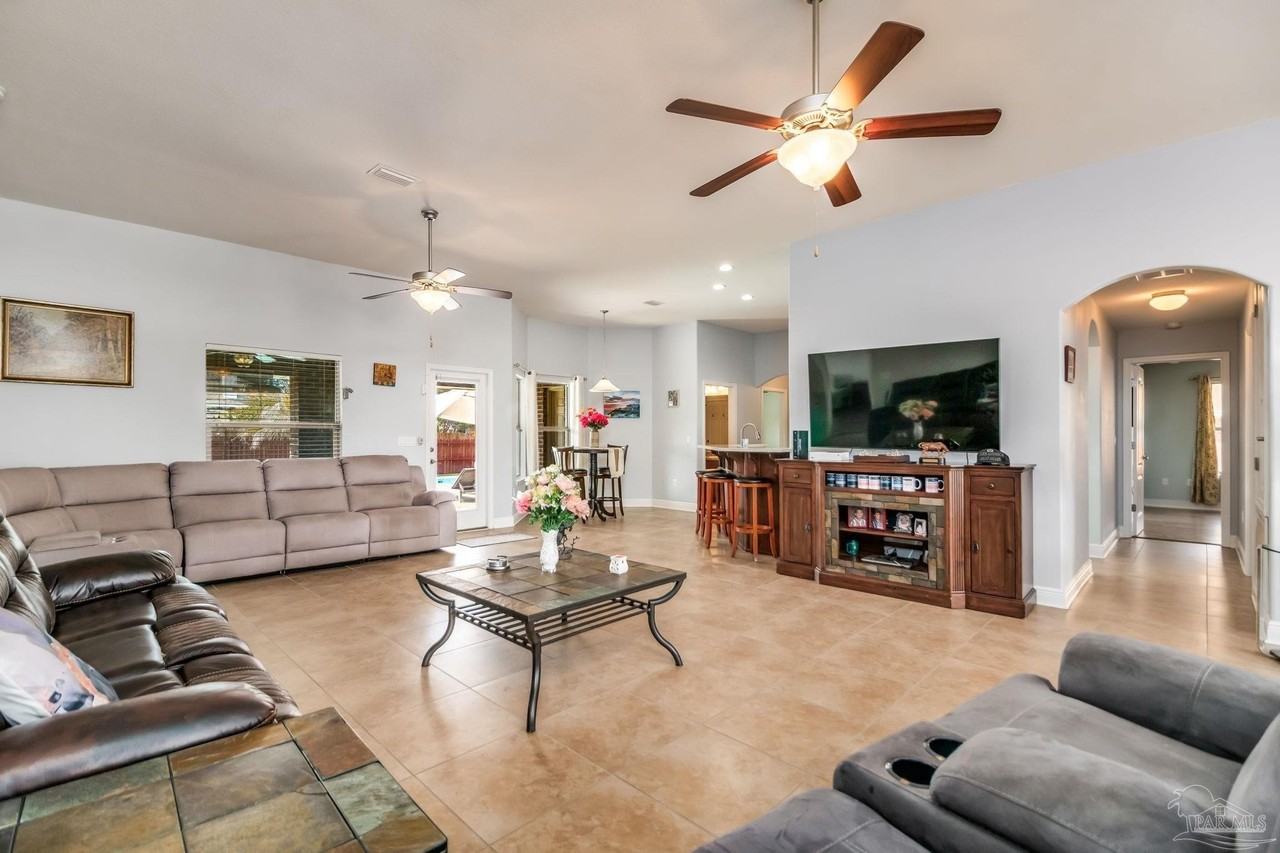 5202 English Oak Dr - Photo 5 of 50