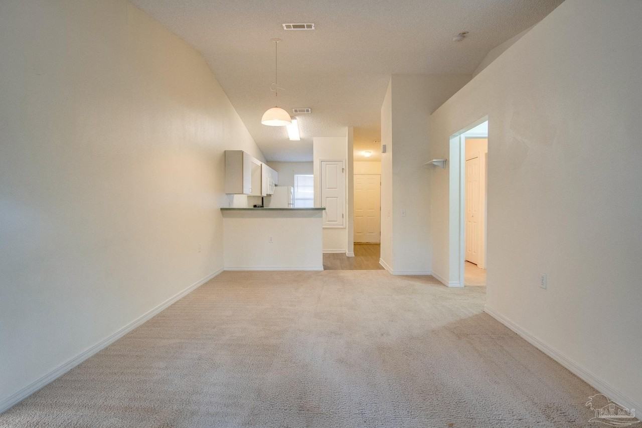 8115 Heirloom Dr - Photo 4 of 14