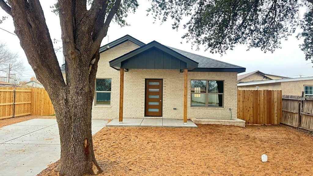 1005 N Lee St - Photo 2 of 31