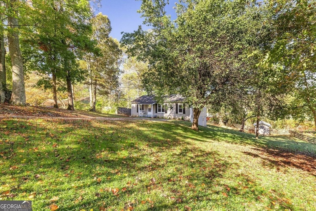 255 Lowry St - Photo 2 of 29