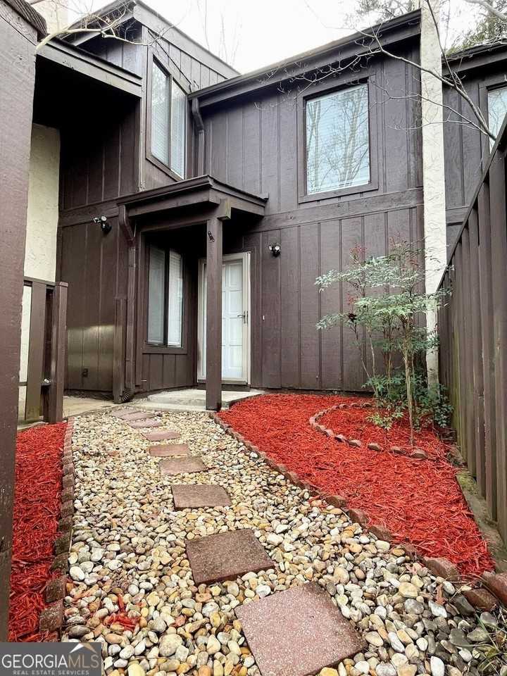 94 Cobblestone Crk - Photo 2 of 24