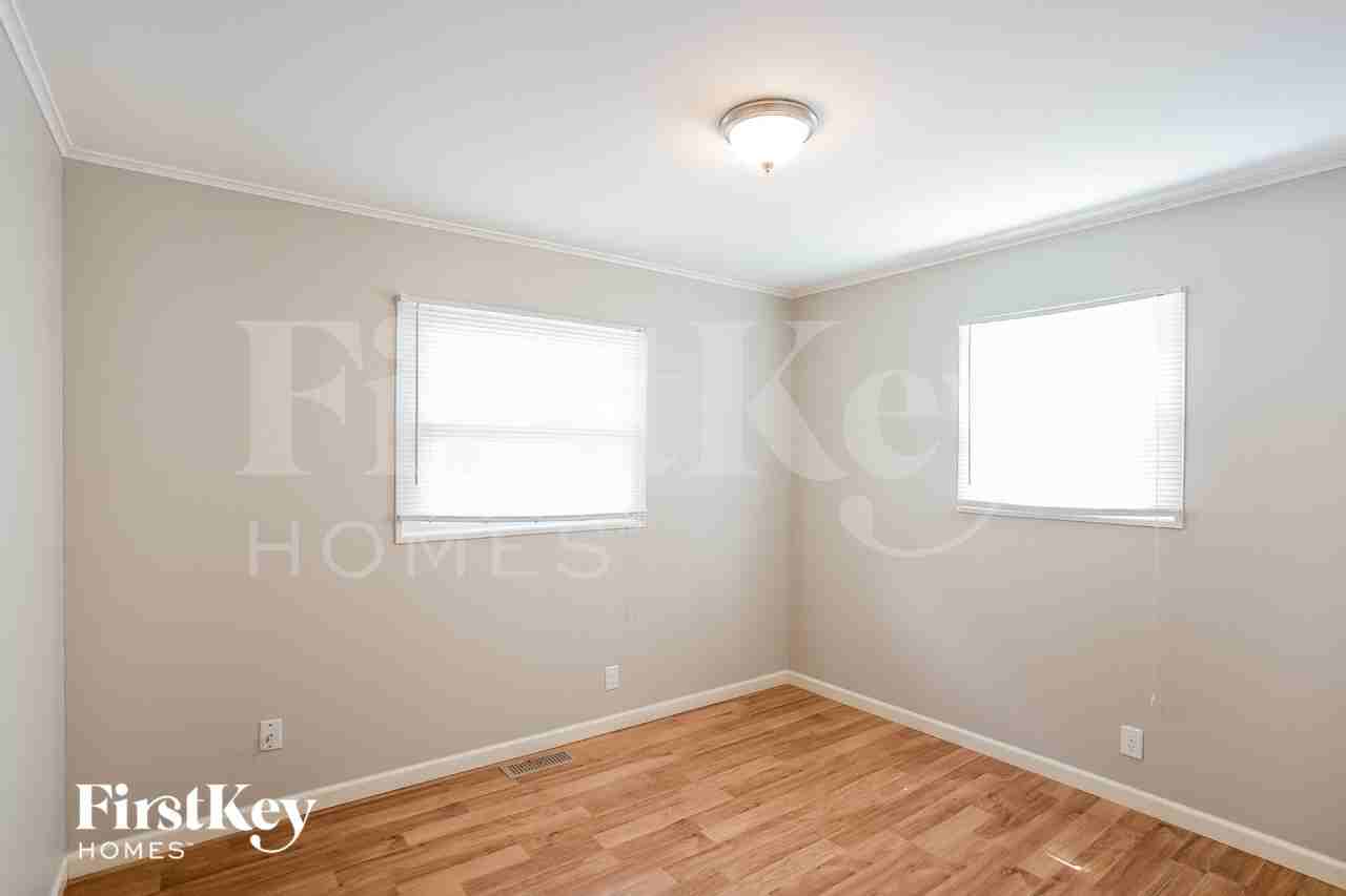 10808 Ruckle St - Photo 6 of 15