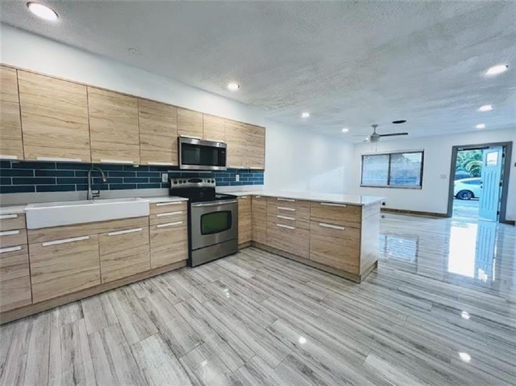 2626 Ne 10th Ter #1 - Photo 3 of 19