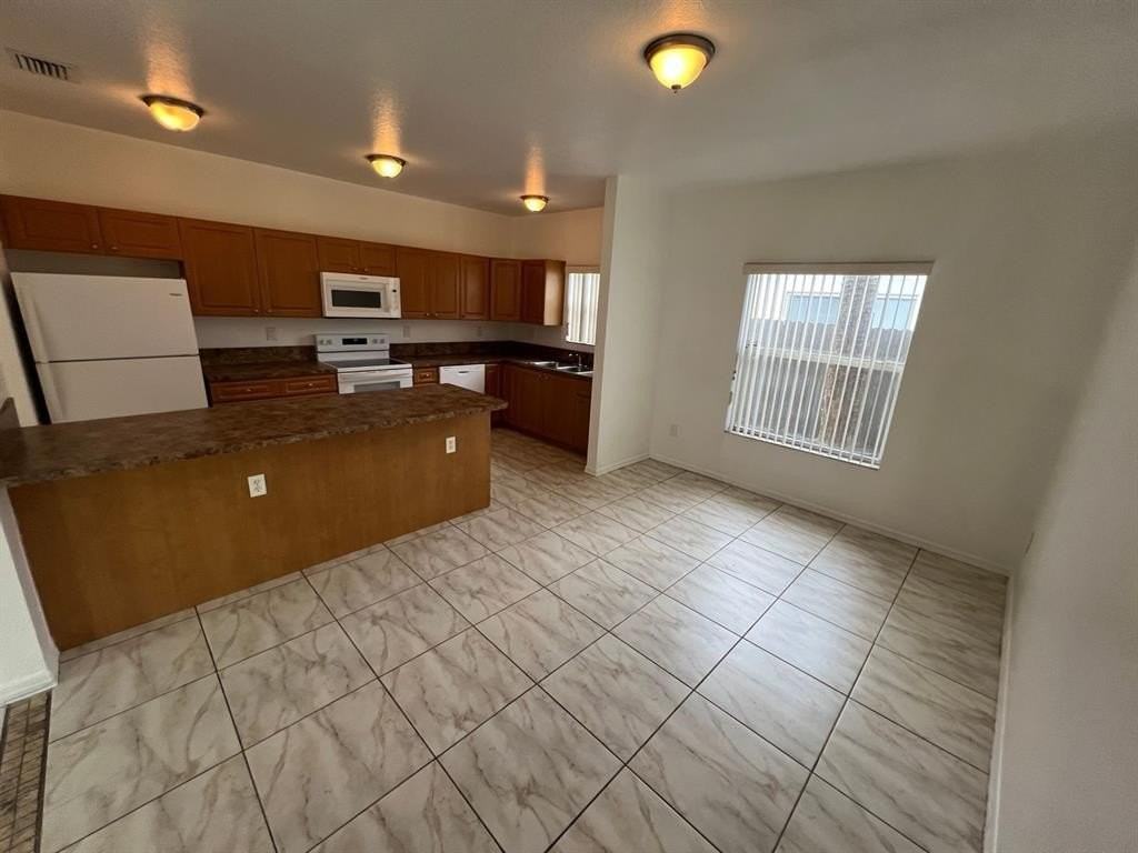 2905 Nw 7th St - Photo 2 of 7