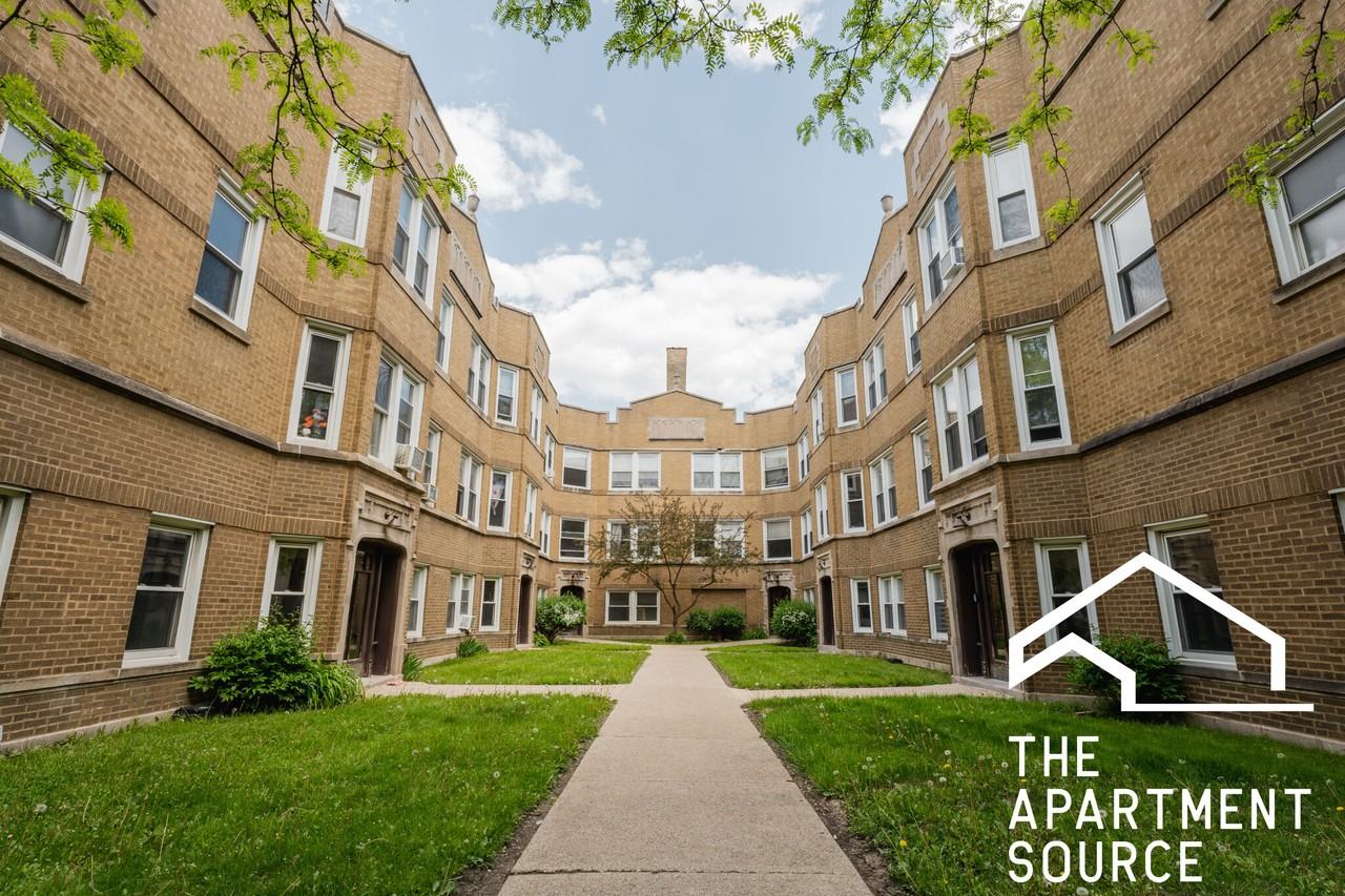 W Addison St #2W - Photo 7 of 9