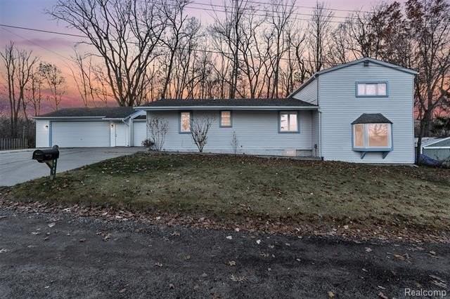 8165 Leonard Dr - Photo 2 of 50