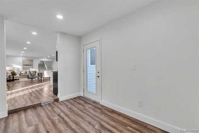 8165 Leonard Dr - Photo 5 of 50