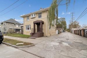 featured image of 5421 Toledo St