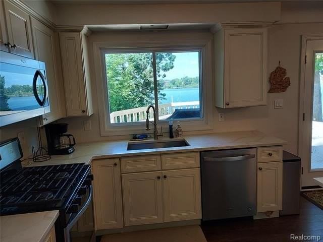 1700 Hamilton Dr - Photo 7 of 16