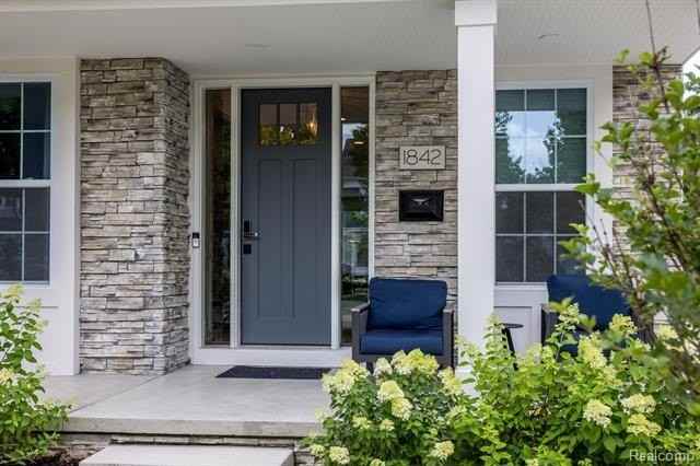 1842 Hazel St - Photo 4 of 50