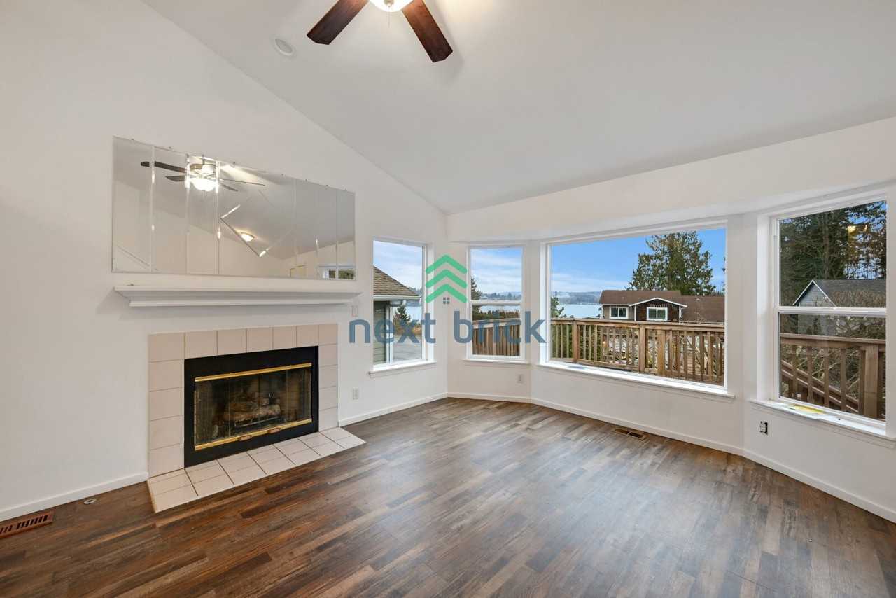 626 98th Dr Ne - Photo 3 of 9