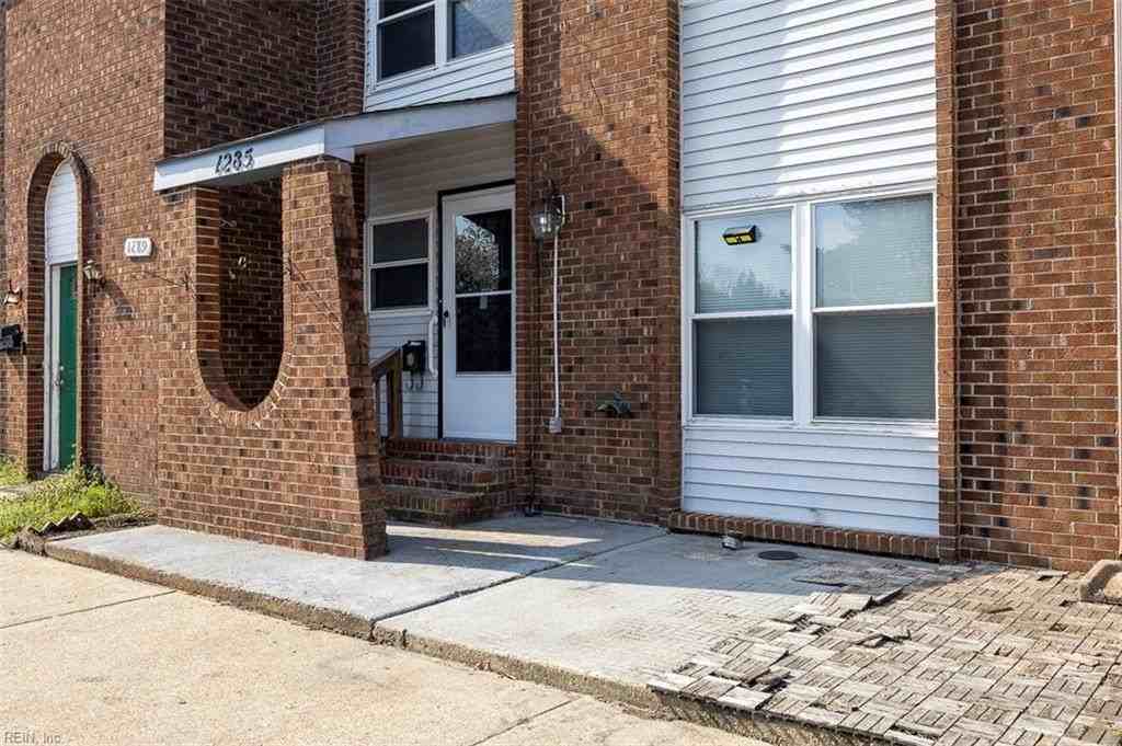 1285 Clydesdale Ln - Photo 4 of 42