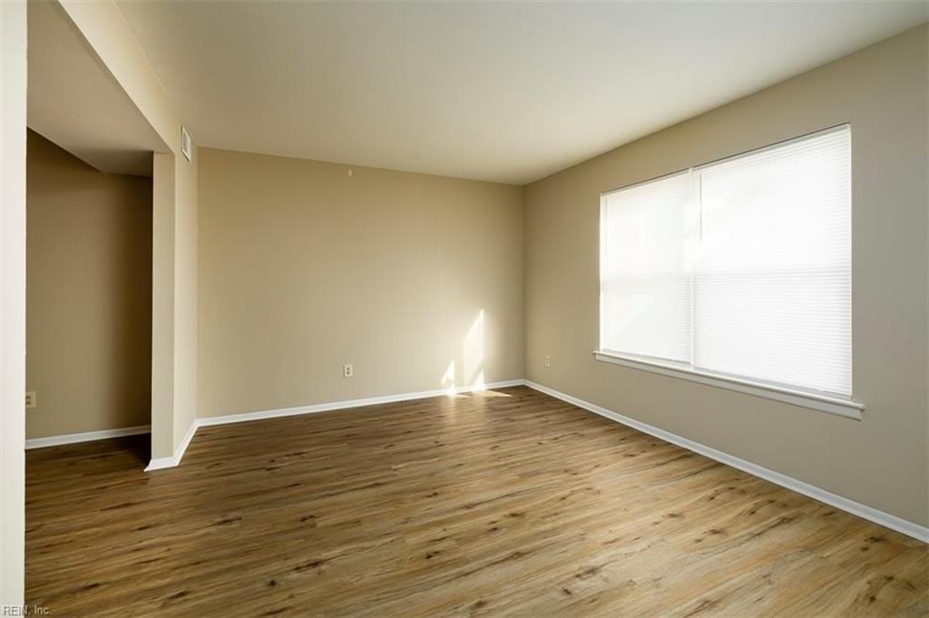 1285 Clydesdale Ln - Photo 5 of 42