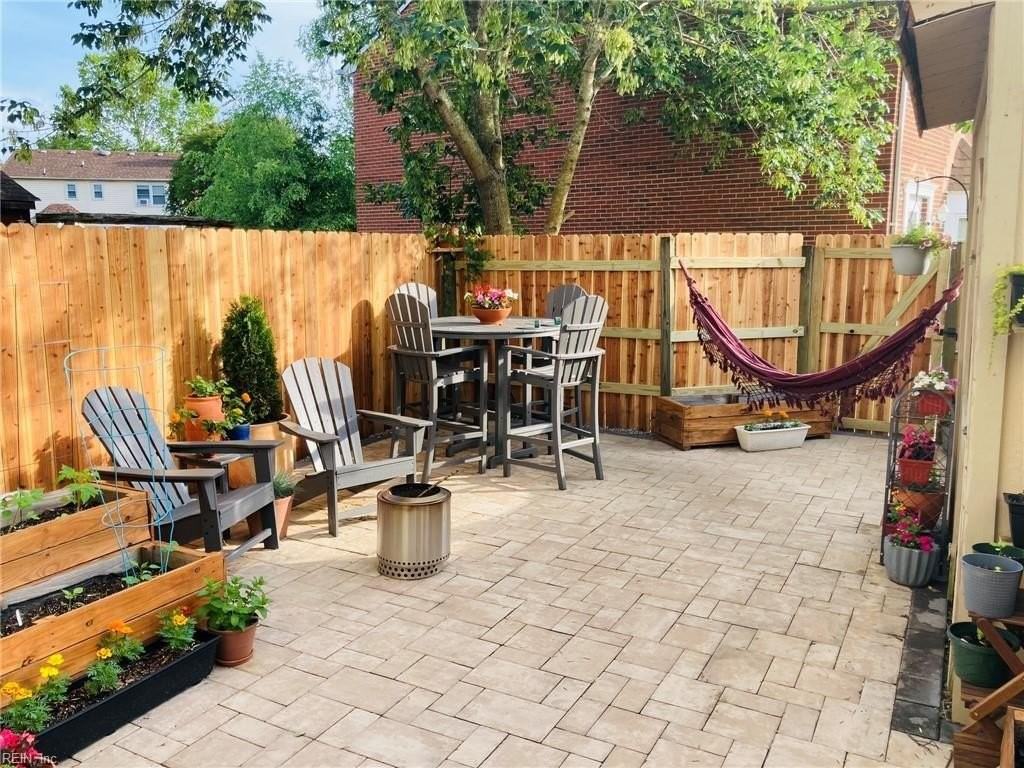 4558 Greenlaw Dr - Photo 2 of 23