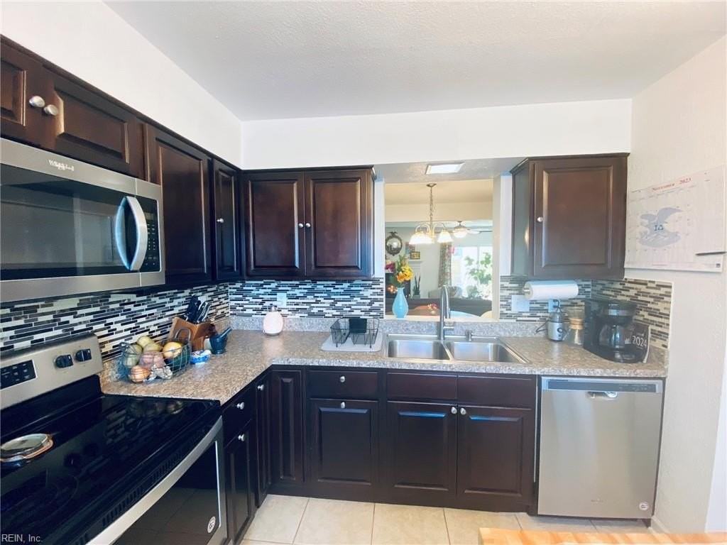 4558 Greenlaw Dr - Photo 4 of 23