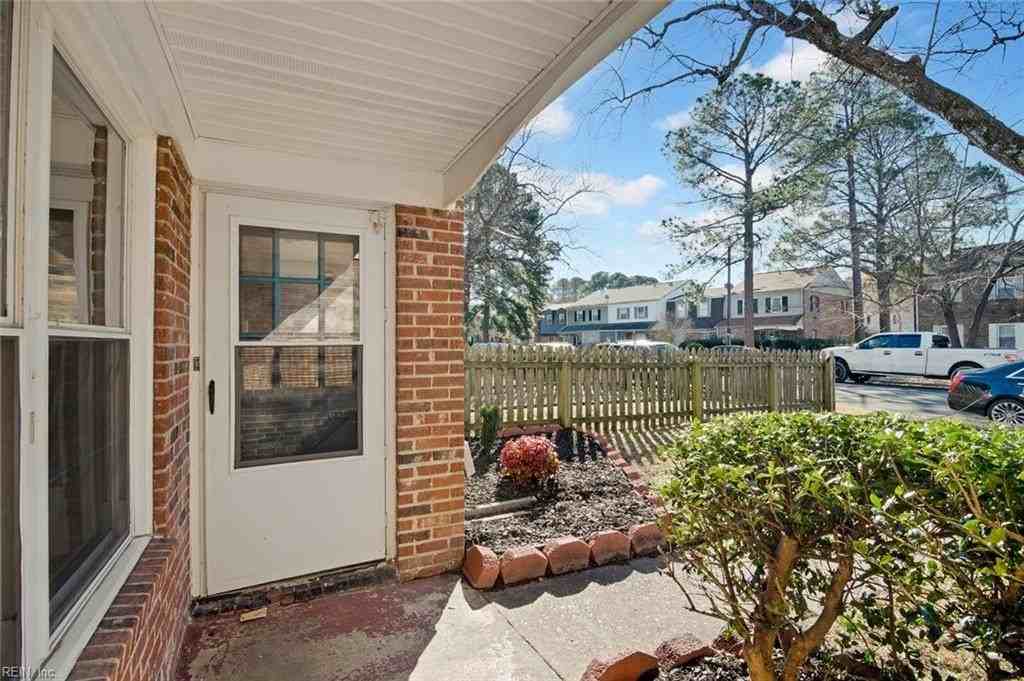 634 Red Horse Ln - Photo 4 of 43