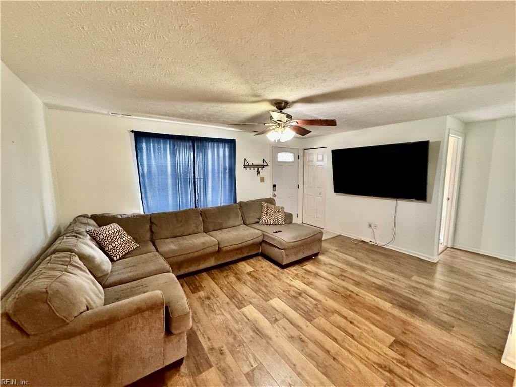 819 Stony Dr - Photo 4 of 19