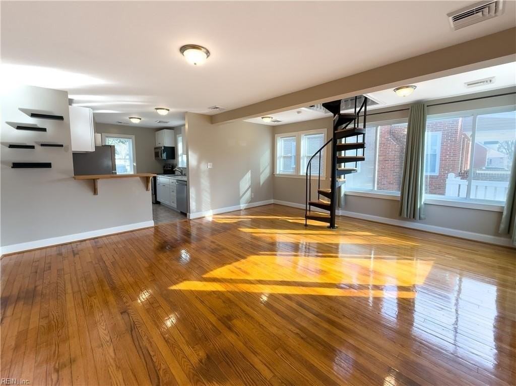 136 Chesterfield Rd - Photo 4 of 21