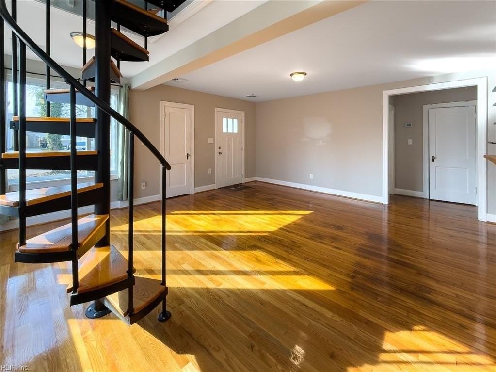 136 Chesterfield Rd - Photo 5 of 21