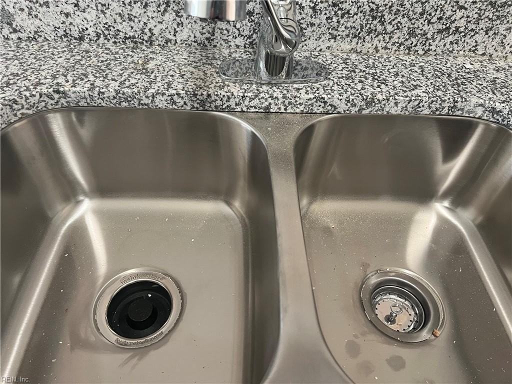 812 Elgin Ct - Photo 4 of 25