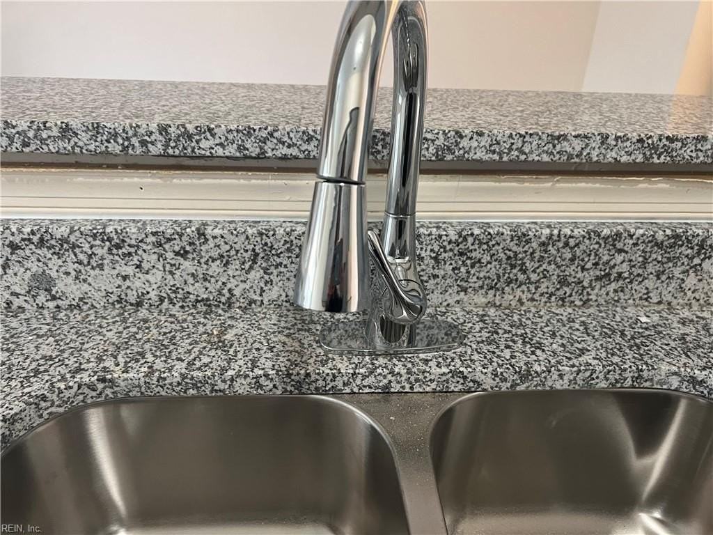 812 Elgin Ct - Photo 5 of 25