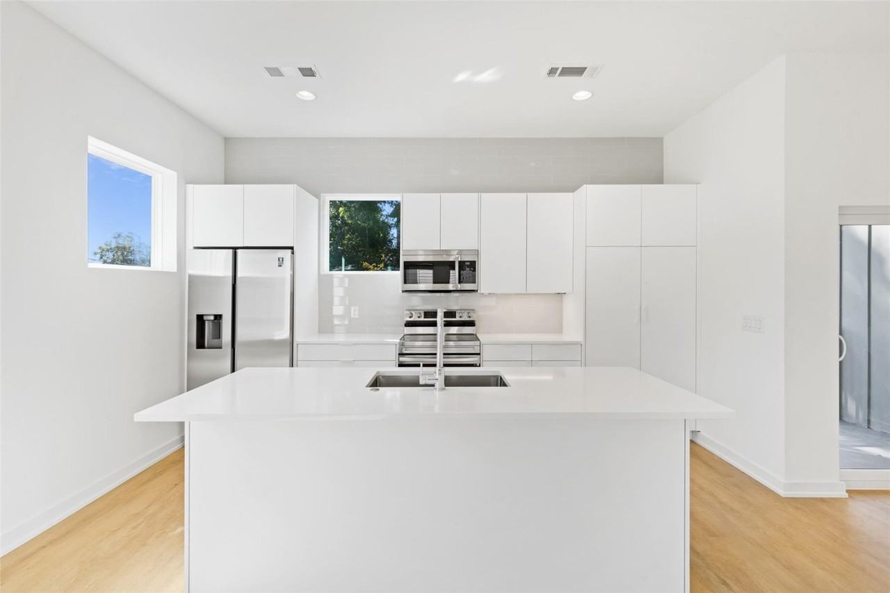 6012 Hudson St #2 - Photo 5 of 22