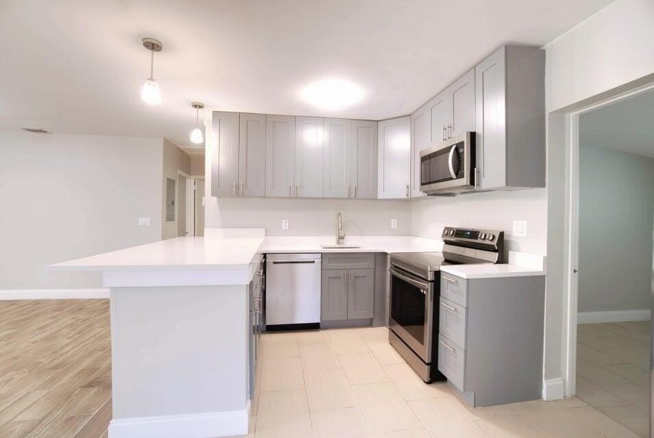 1117 Nw 7th Ter - Photo 7 of 33