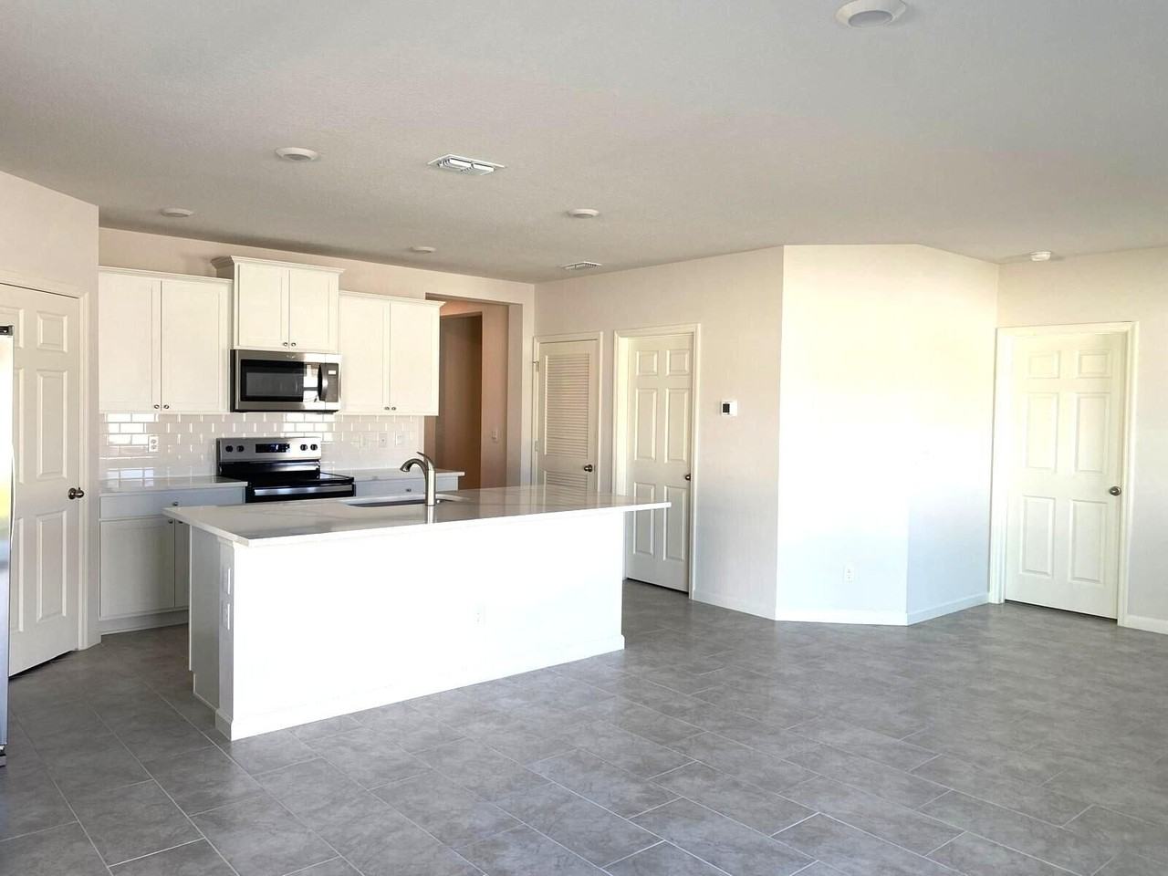 9622 Sea Spray Dr - Photo 7 of 32