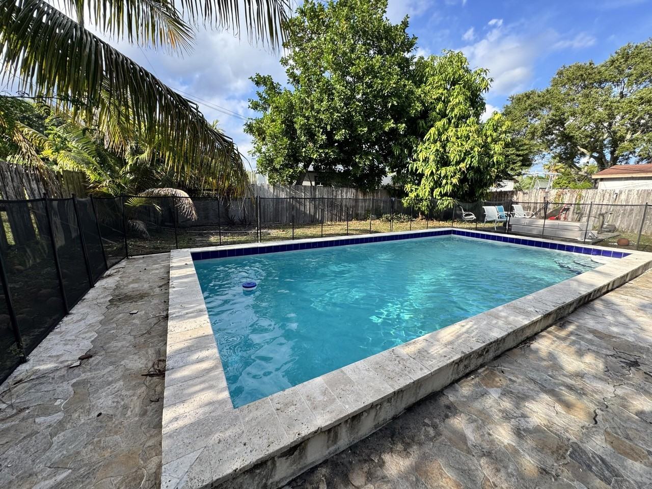 867 Caroline Cir - Photo 2 of 10