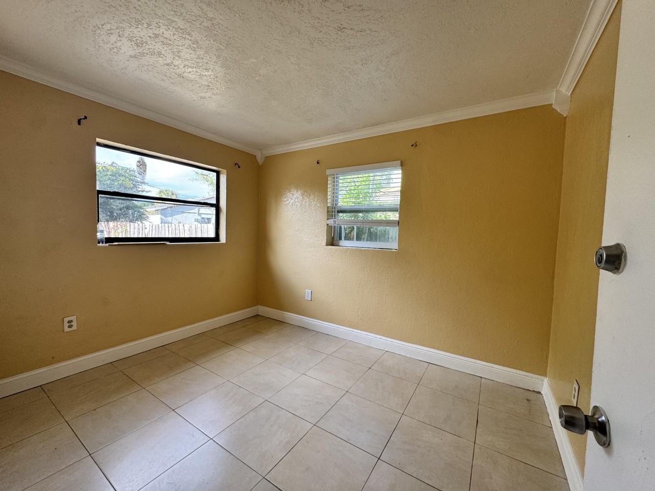 867 Caroline Cir - Photo 7 of 10