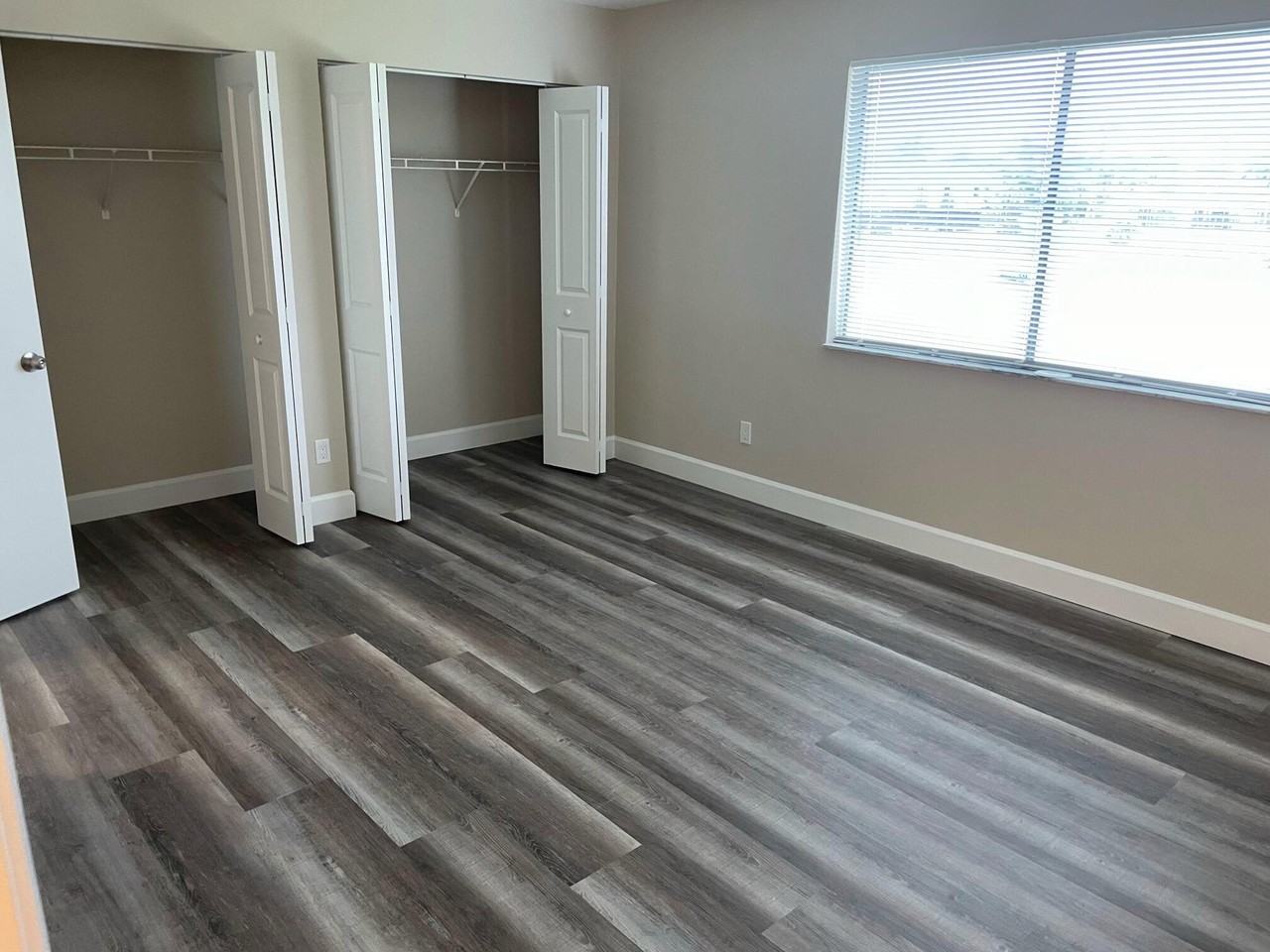 2504 Seaside Dr - Photo 6 of 13