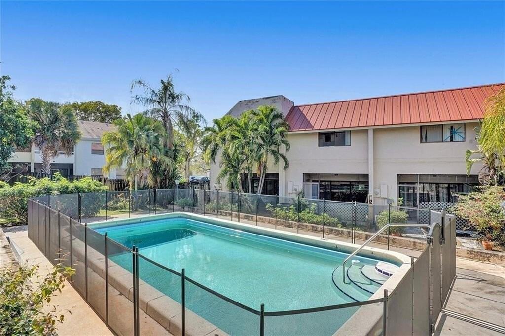 1679 Nw 15th Vis - Photo 2 of 15