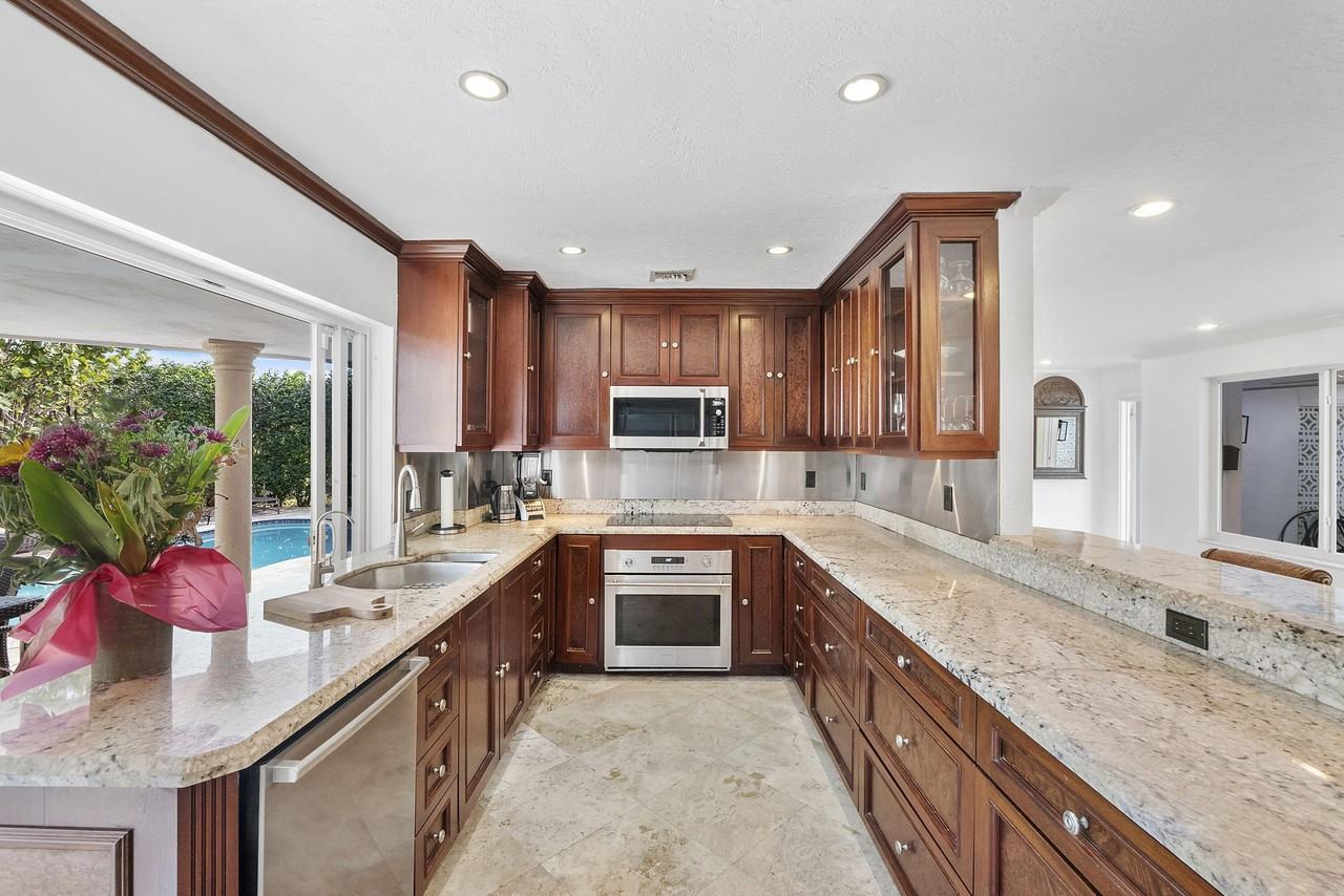 120 Sw 8th Ave - Photo 2 of 38