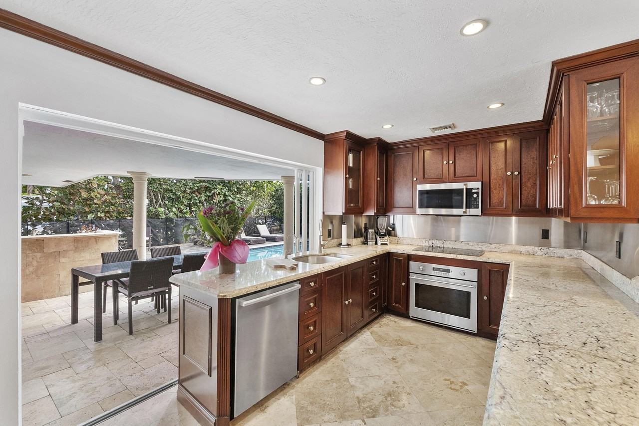 120 Sw 8th Ave - Photo 3 of 38