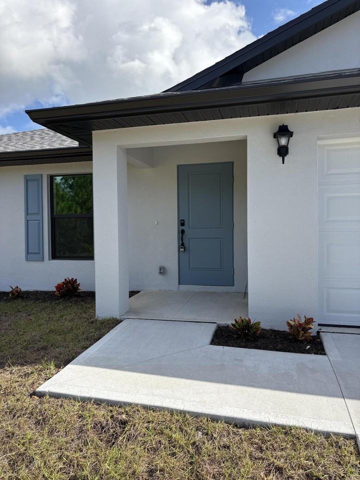 2981 Gabrysh Ave Se - Photo 2 of 20