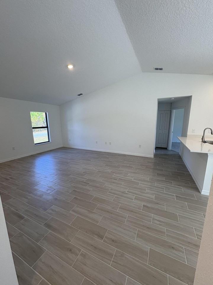 2981 Gabrysh Ave Se - Photo 4 of 20