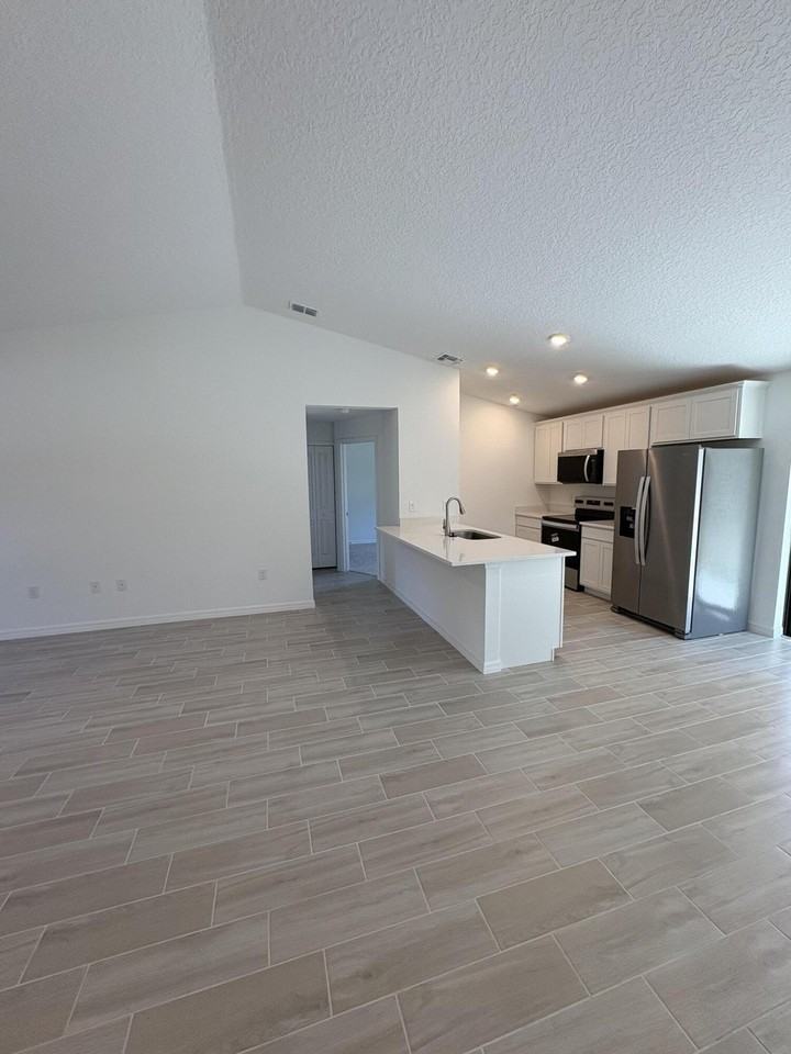 2981 Gabrysh Ave Se - Photo 5 of 20