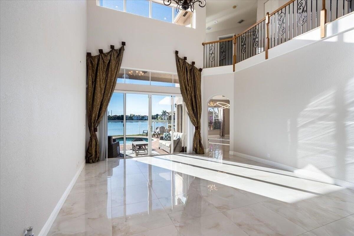 1238 Bay View Way - Photo 5 of 39