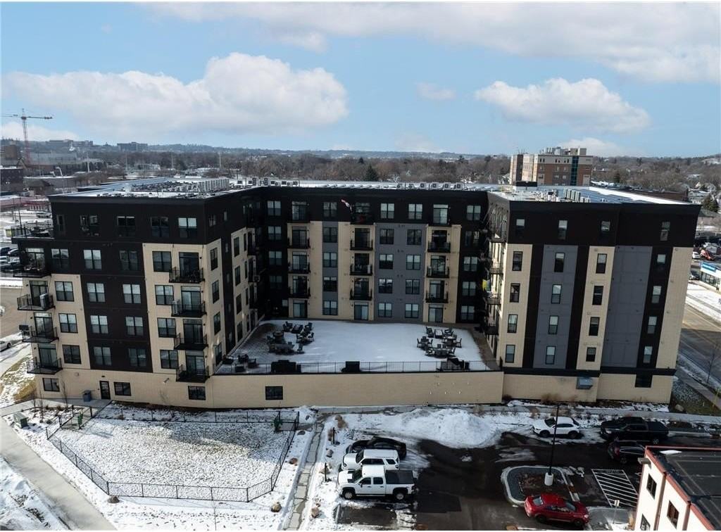 28 7th St Ne - Photo 3 of 34