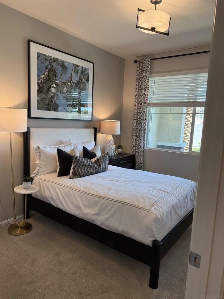 504 Lotus Dr - Photo 4 of 6