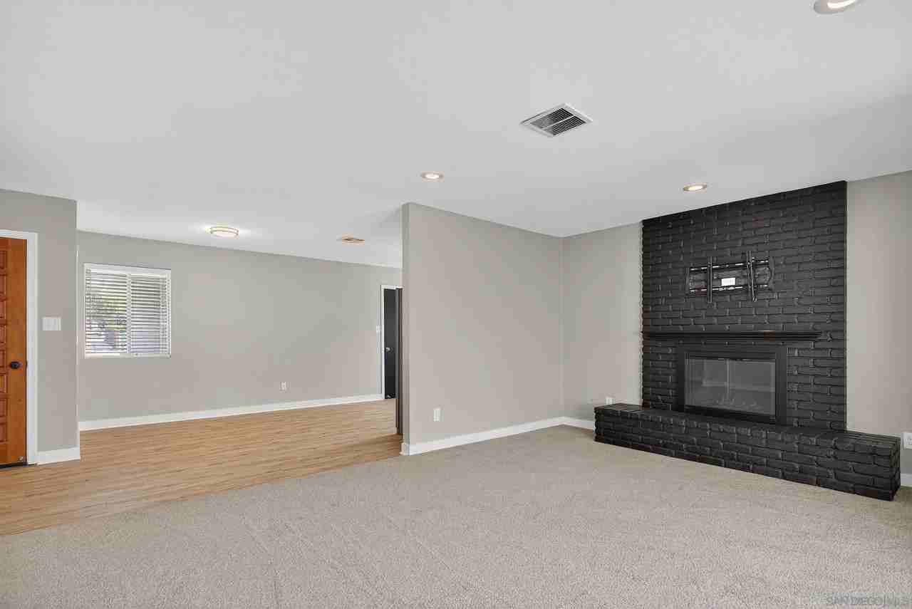 3907 Genine Dr - Photo 5 of 33