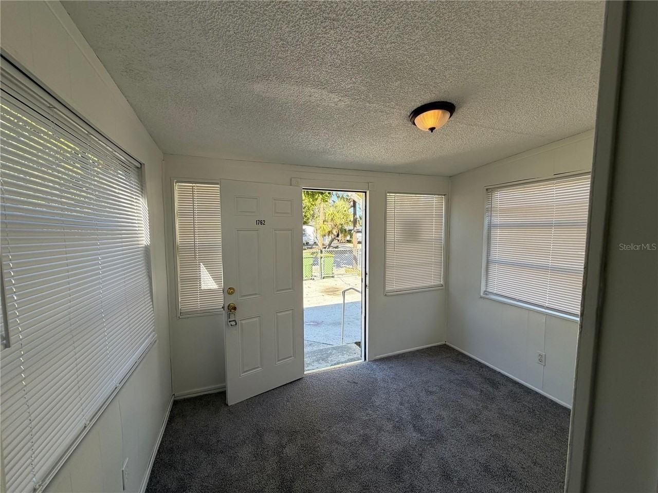 1762 32nd St - Photo 4 of 22