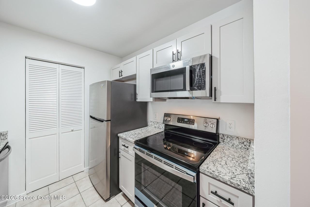 422 Thor Ave Se Apt 312 #312 - Photo 4 of 23