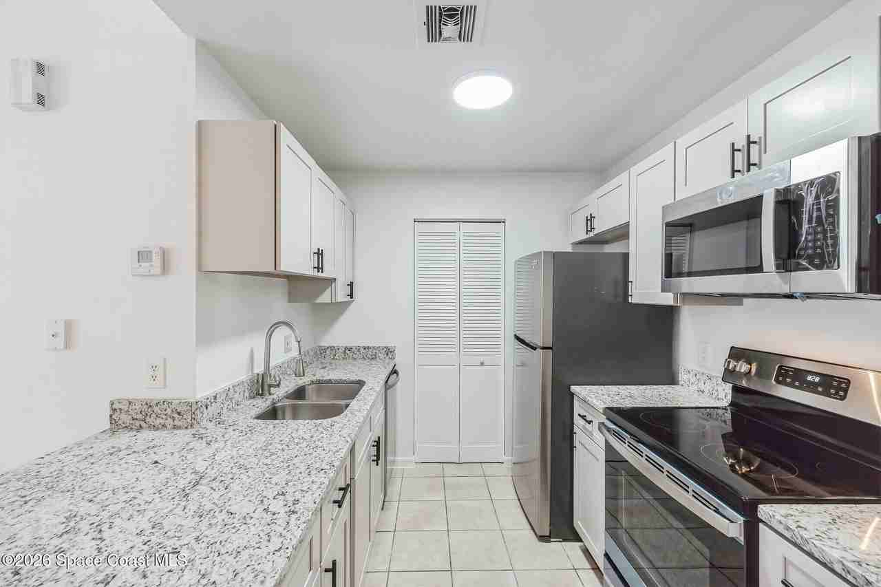 422 Thor Ave Se Apt 312 #312 - Photo 5 of 23