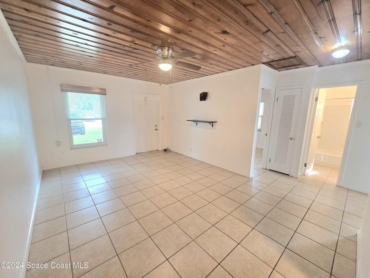 1812 Guava Ave - Photo 5 of 14