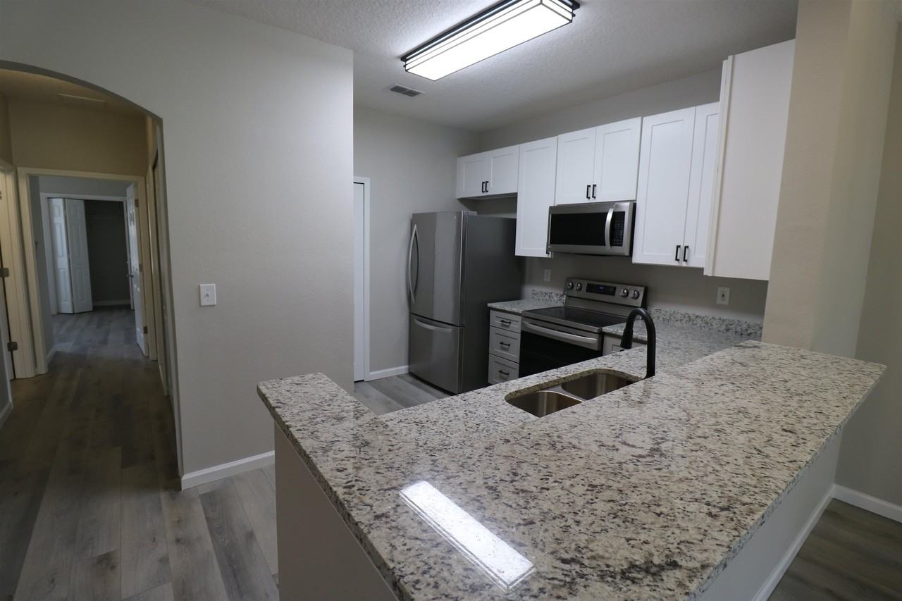 221 Wooded Crossing Cir - Photo 6 of 27